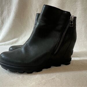 Sorel Joan of Arctic Black Leather Wedge Zip Ankle Boots 6.5